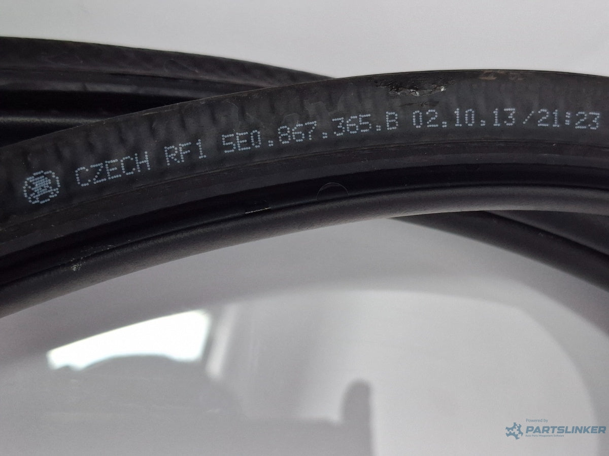 Cheder usa spate SKODA OCTAVIA Combi 5E5 2012 - > TDI CKFC, CRMB, CYKA 5E0867365B