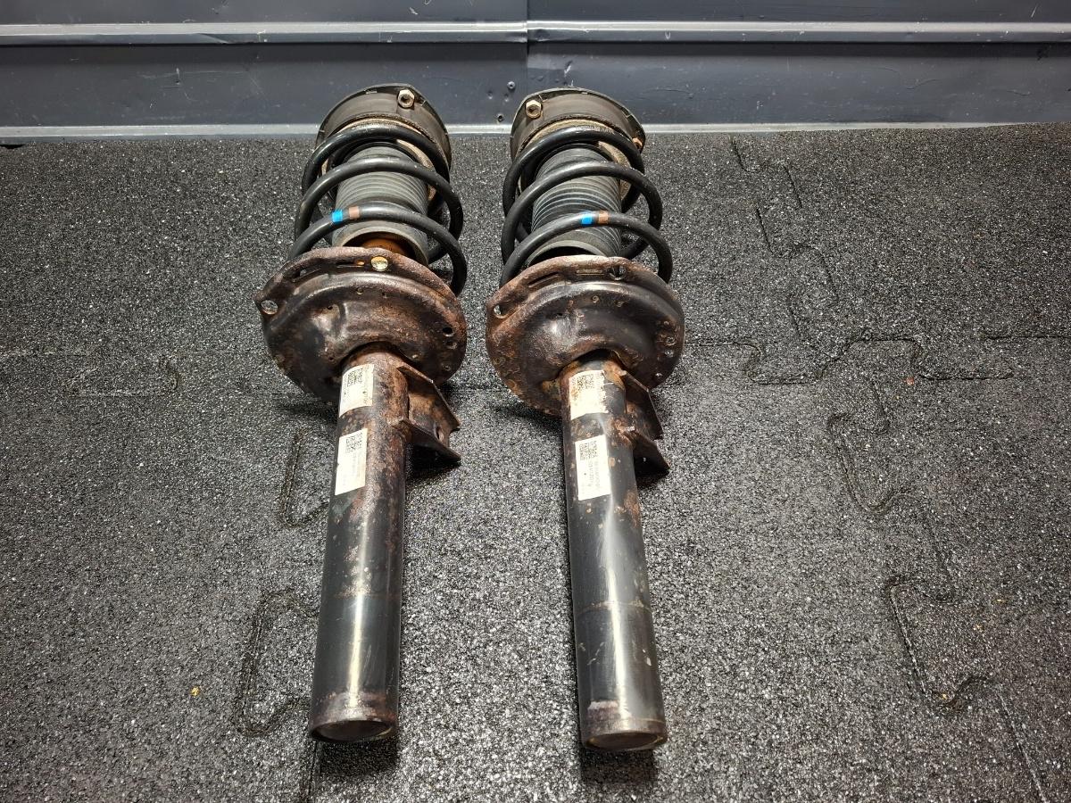 Set arcuri cu amortizoare fata SKODA OCTAVIA Combi 5E5 2012 - > TDI CKFC, CRMB, CYKA 5Q0413023FJ