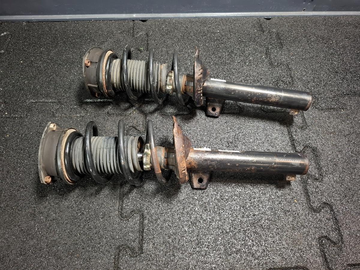 Set arcuri cu amortizoare fata SKODA OCTAVIA Combi 5E5 2012 - > TDI CKFC, CRMB, CYKA 5Q0413023FJ