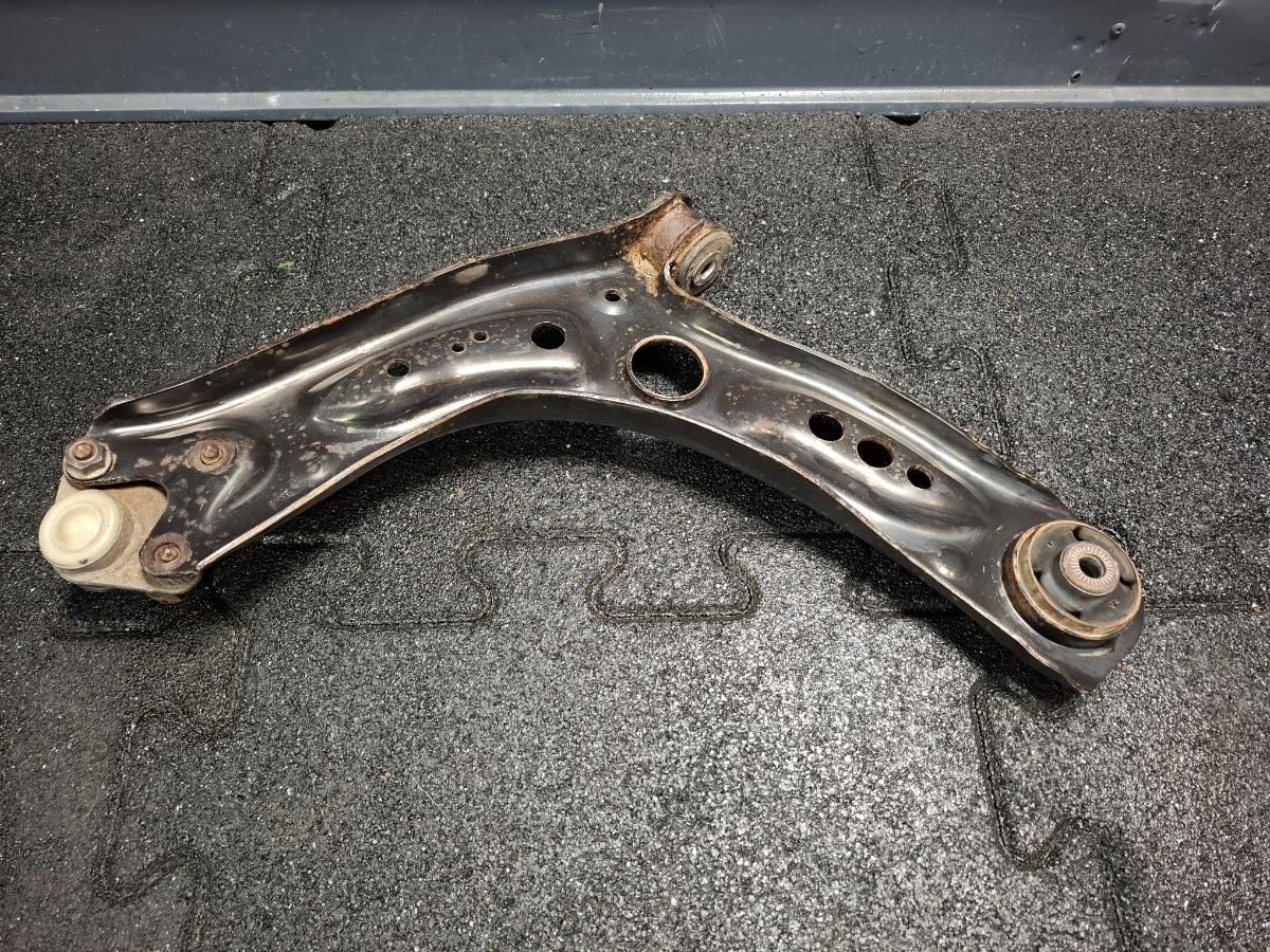 Brat bascula dreapta fata SKODA OCTAVIA Combi 5E5 2012 - > TDI CKFC, CRMB, CYKA 5Q0407152