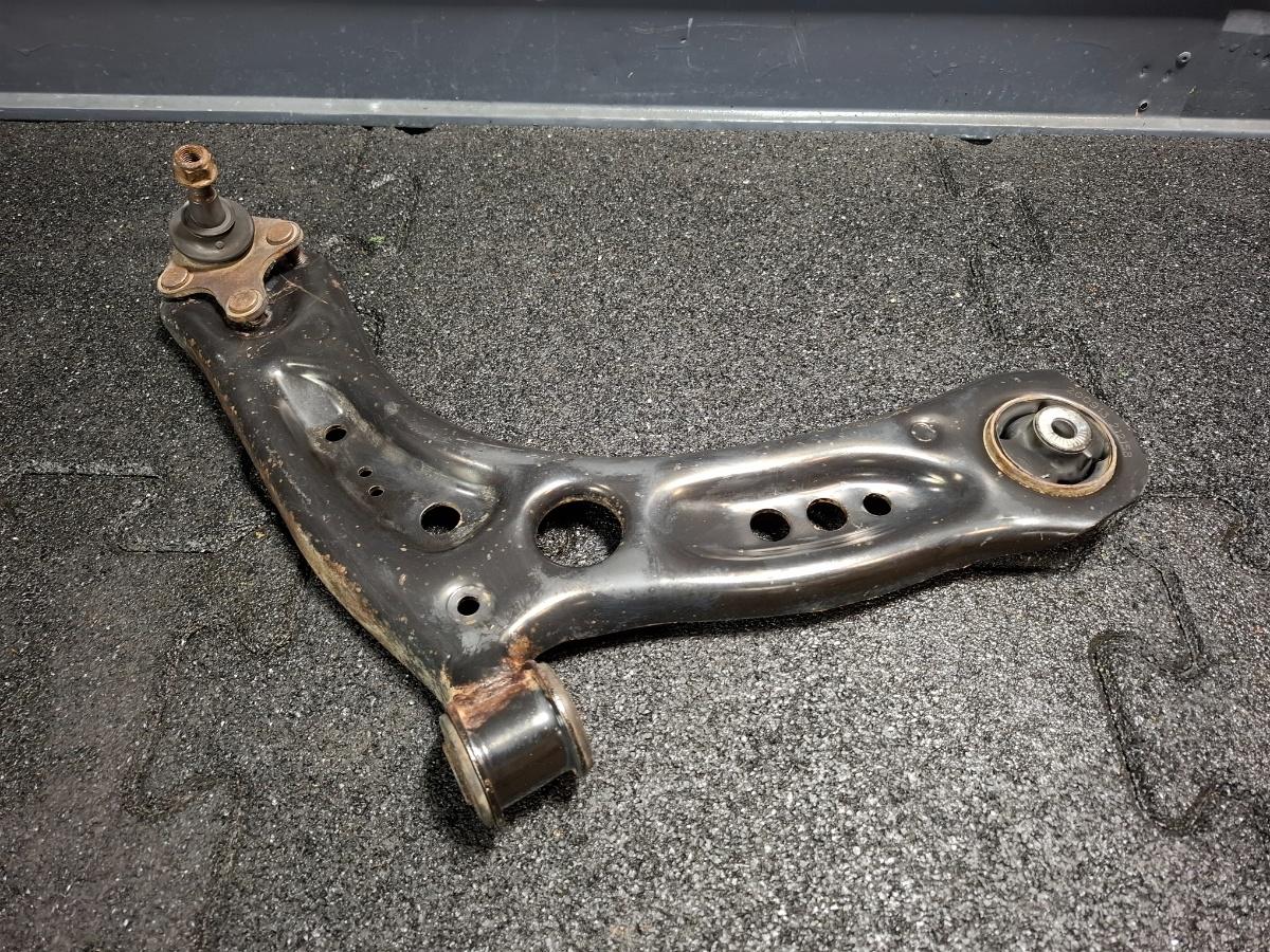 Brat bascula dreapta fata SKODA OCTAVIA Combi 5E5 2012 - > TDI CKFC, CRMB, CYKA 5Q0407152