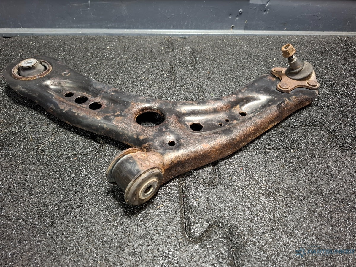 Brat bascula stanga fata SKODA OCTAVIA Combi 5E5 2012 - > TDI CKFC, CRMB, CYKA 5Q0407151