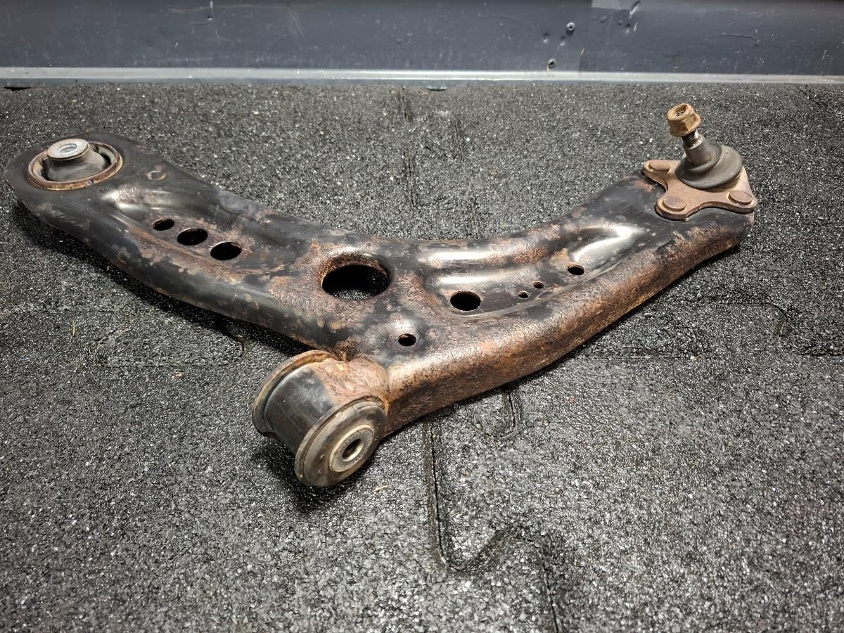 Brat bascula stanga fata SKODA OCTAVIA Combi 5E5 2012 - > TDI CKFC, CRMB, CYKA 5Q0407151