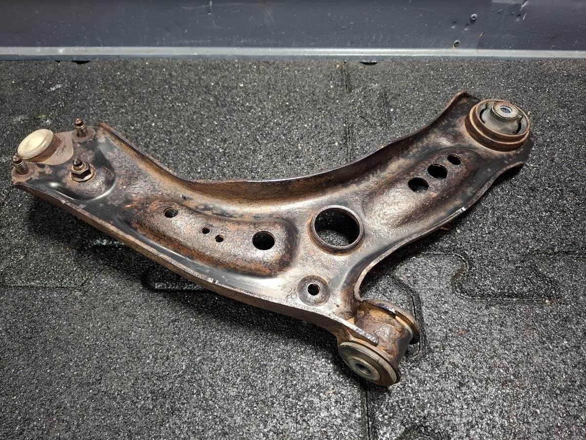 Brat bascula stanga fata SKODA OCTAVIA Combi 5E5 2012 - > TDI CKFC, CRMB, CYKA 5Q0407151
