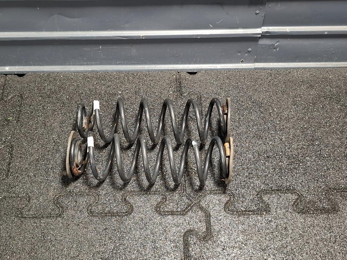 Set arcuri spate SKODA OCTAVIA Combi 5E5 2012 - > TDI CKFC, CRMB, CYKA 5Q0511121