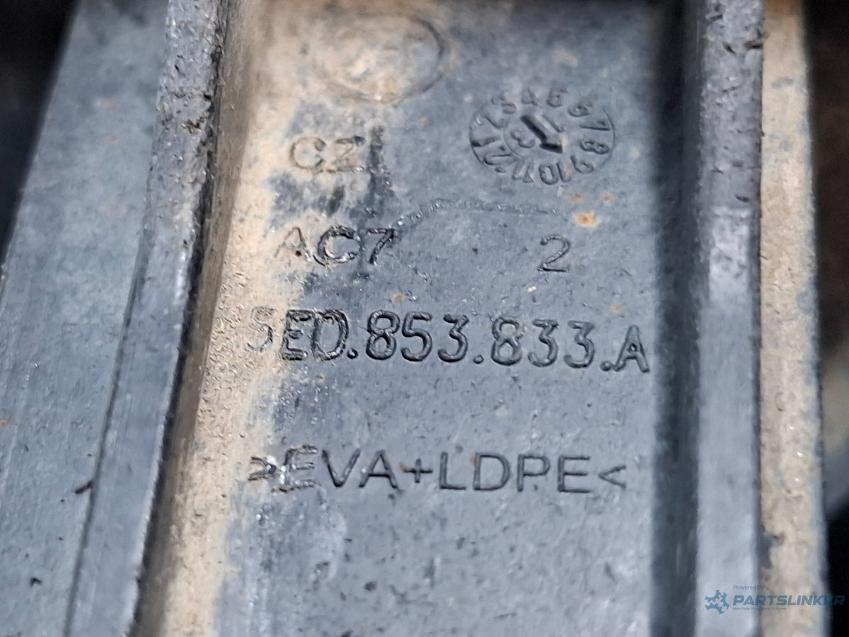 Carenaj roata stanga spate SKODA OCTAVIA Combi 5E5 2012 - > TDI CKFC, CRMB, CYKA 5E0853833A