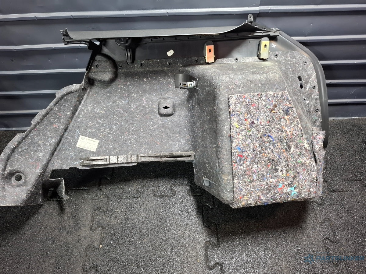 Ornament panou portbagaj stanga SKODA OCTAVIA Combi 5E5 2012 - > TDI CKFC, CRMB, CYKA 5E9867427AM