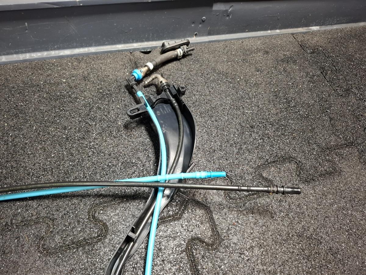 Conducte conbustibil SKODA OCTAVIA Combi 5E5 2012 - > TDI CKFC, CRMB, CYKA 5Q0200059CC