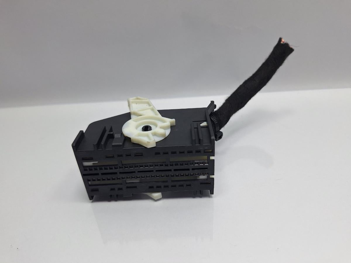 Mufa conector 73 pini SKODA OCTAVIA Combi 5E5 2012 - > TDI CKFC, CRMB, CYKA 5Q0937700C