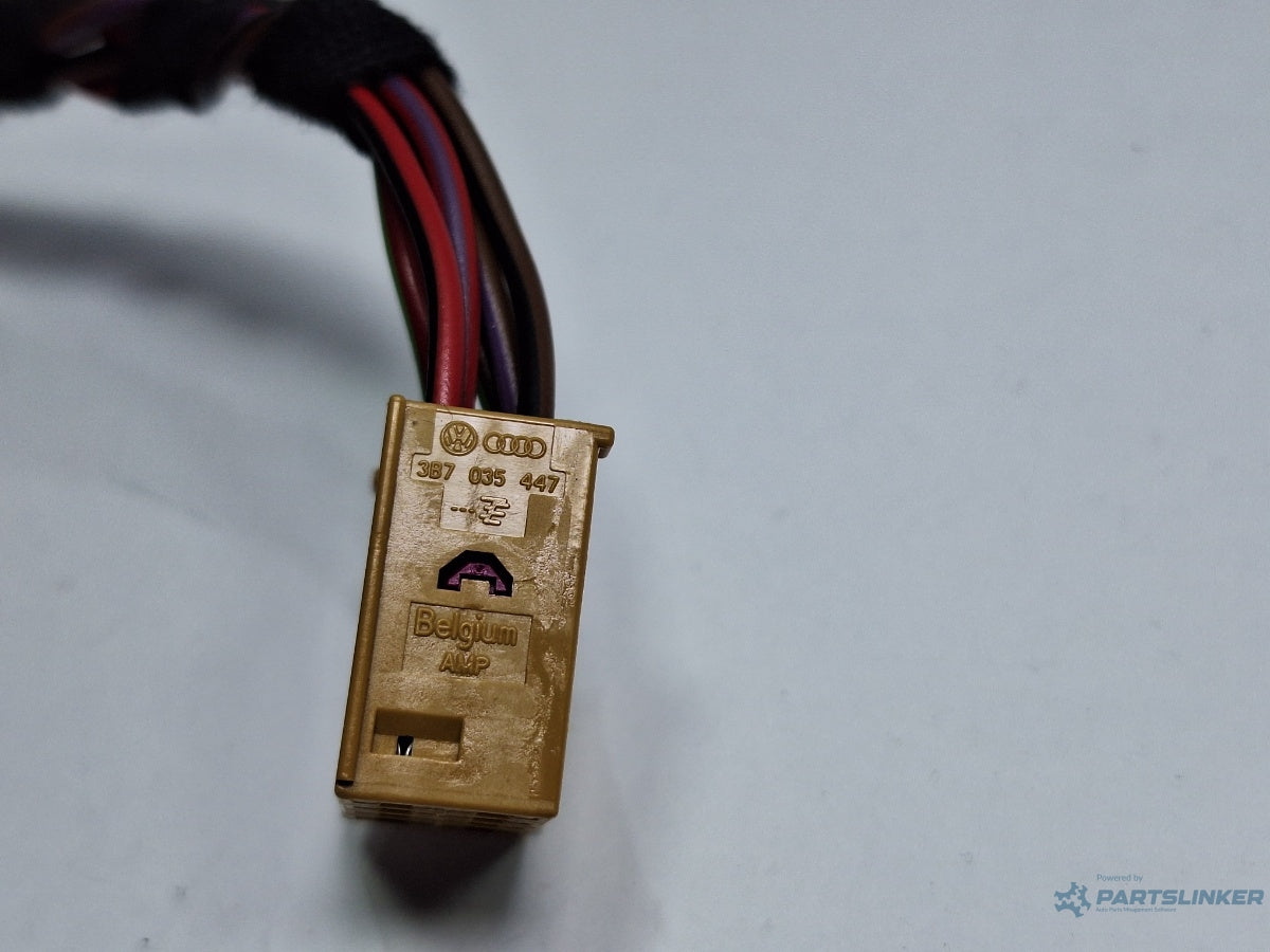 Mufa conector 8 pini SKODA OCTAVIA Combi 5E5 2012 - > TDI CKFC, CRMB, CYKA 3B7035447