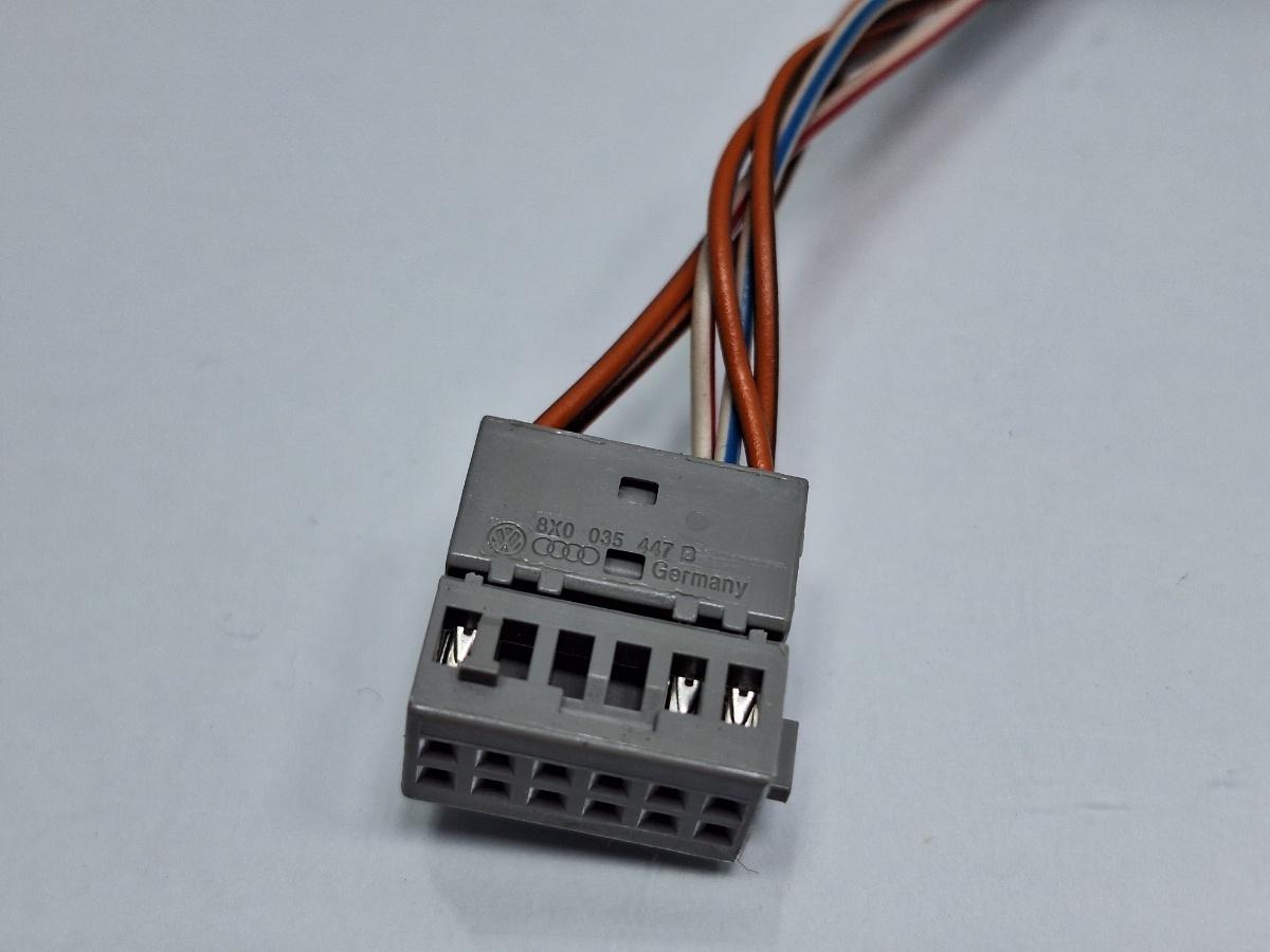 Mufa conector 12 pini SKODA OCTAVIA Combi 5E5 2012 - > TDI CKFC, CRMB, CYKA 8X0035447B
