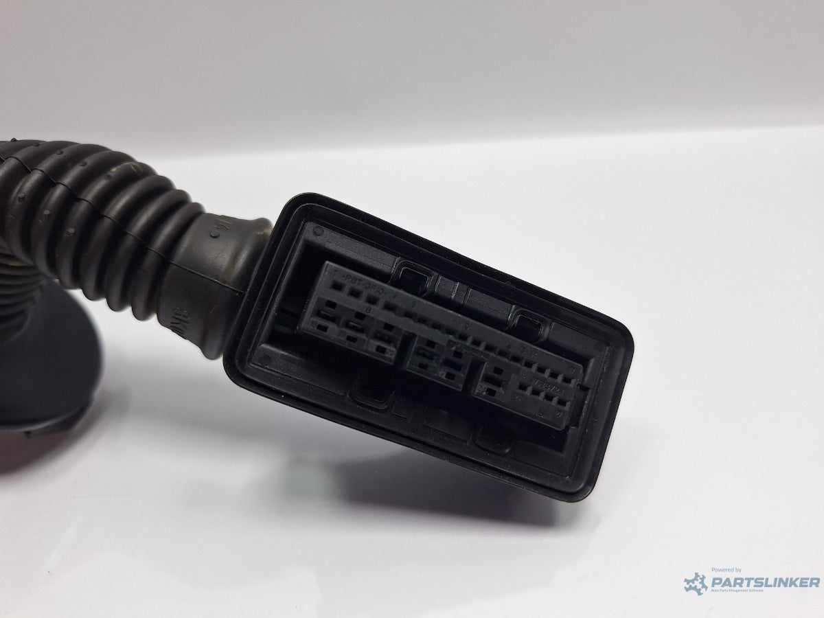 Mufa conector 27 pini SKODA OCTAVIA Combi 5E5 2012 - > TDI CKFC, CRMB, CYKA 8K0972702