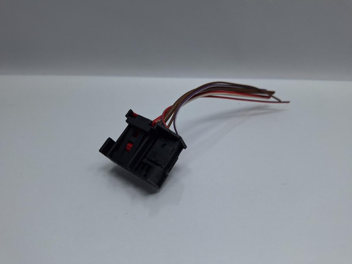 Mufa conector motoras macara SKODA OCTAVIA Combi 5E5 2012 - > TDI CKFC, CRMB, CYKA 5K0972708