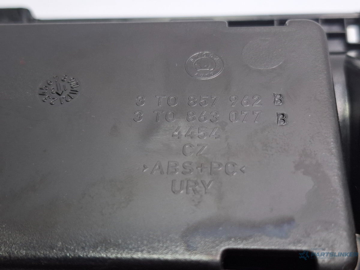 Scrumiera SKODA SUPERB III Estate 3T5 2009 - 2015 TDI CBBB, CFGB 3T0857962B , 3T0863077B