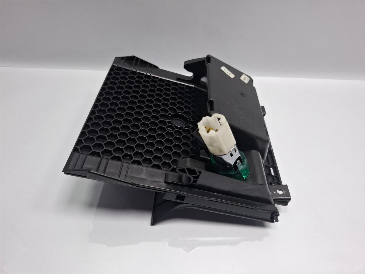 Scrumiera SKODA SUPERB II Estate 3T5 2009 - 2015 TDI CBBB, CFGB 3T0857962B , 3T0863077B