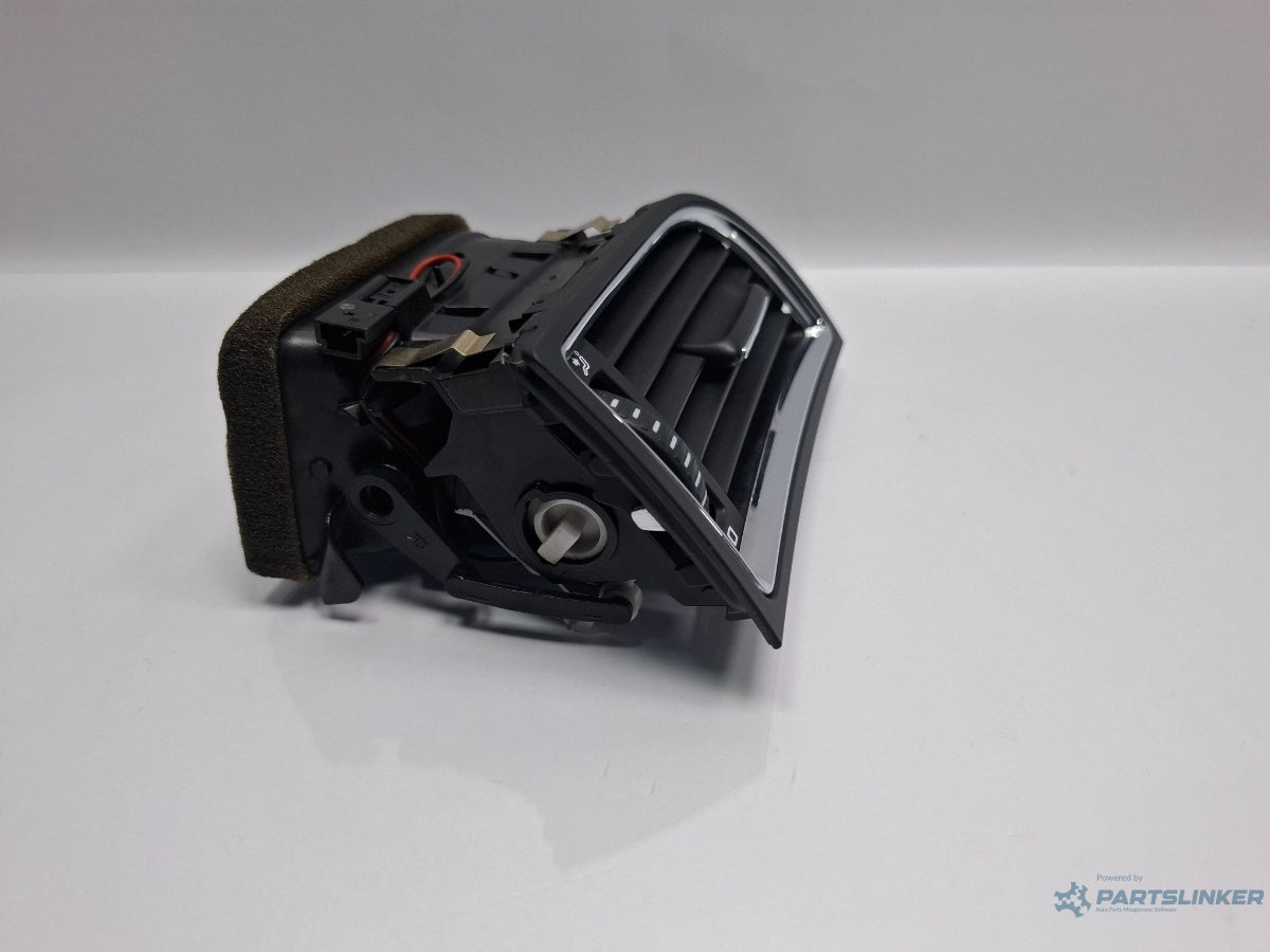 Grila aerisire dreapta SKODA SUPERB III Estate 3T5 2009 - 2015 TDI CBBB, CFGB 3T0819702