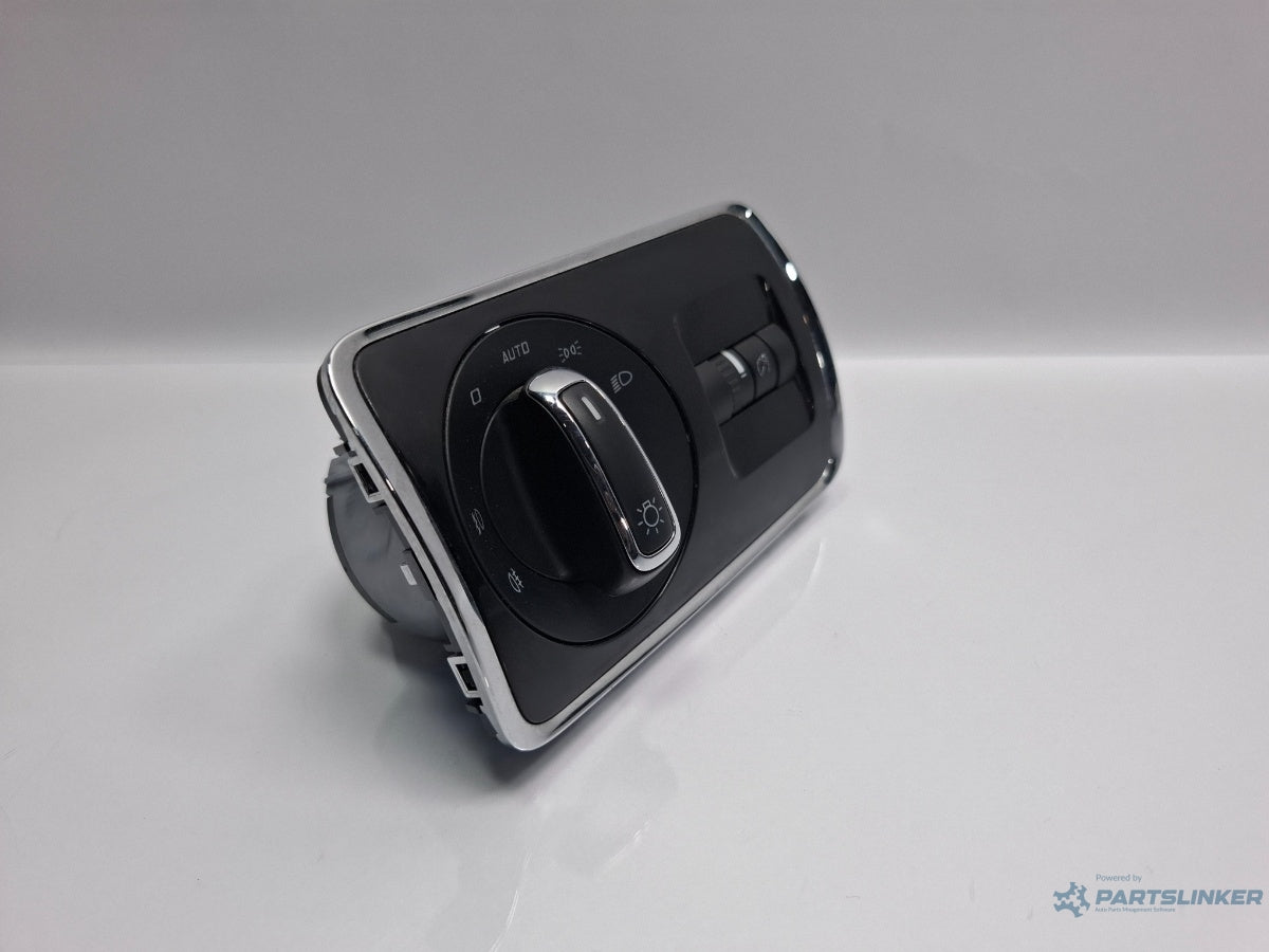 Bloc lumini SKODA SUPERB III Estate 3T5 2009 - 2015 TDI CBBB, CFGB 3T0941431B