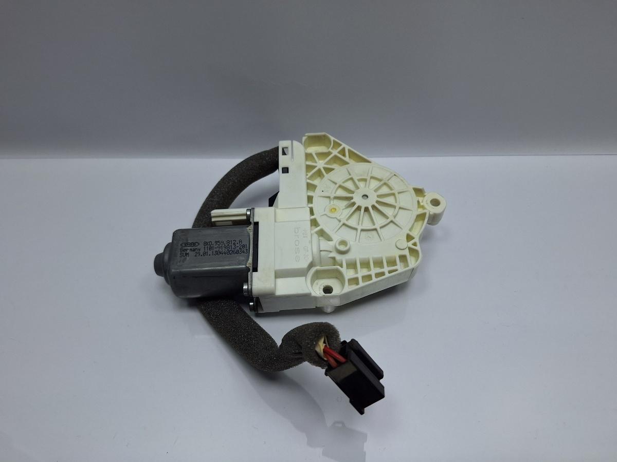 Motoras macara dreapta spate SKODA SUPERB II Estate 3T5 2009 - 2015 TDI CBBB, CFGB 8K0959812A