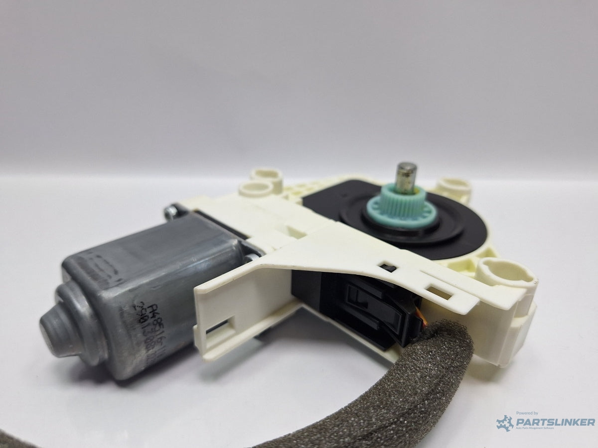 Motoras macara dreapta spate SKODA SUPERB III Estate 3T5 2009 - 2015 TDI CBBB, CFGB 8K0959812A