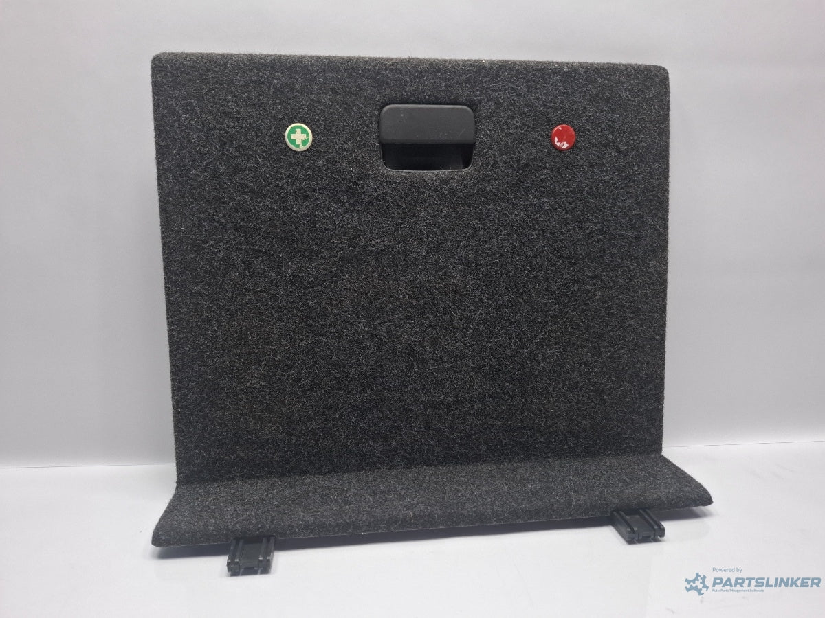 Ornament lateral portbagaj dreapta SKODA SUPERB III Estate 3T5 2009 - 2015 TDI CBBB, CFGB 3T9868886