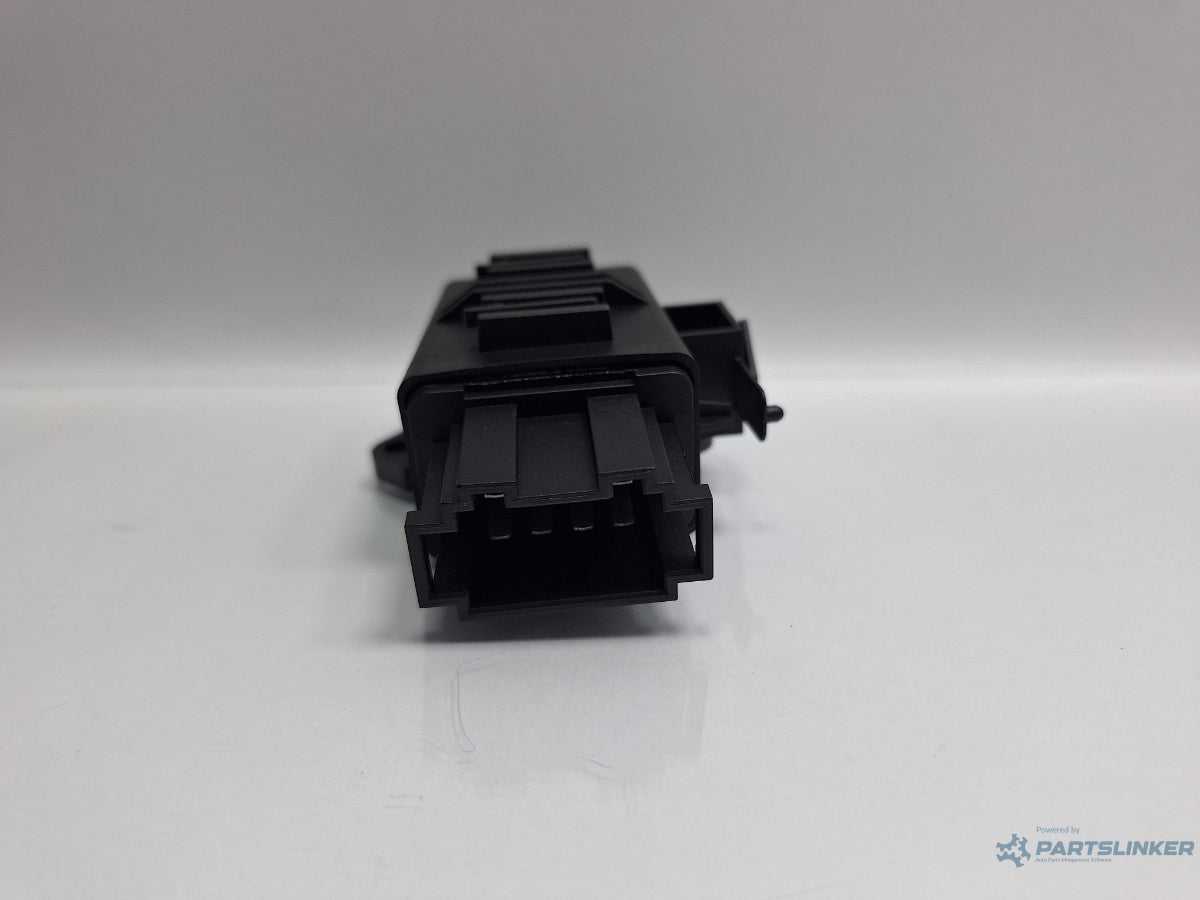 Releu incalzire scaun SKODA SUPERB III Estate 3T5 2009 - 2015 TDI CBBB, CFGB 1Z0959772C