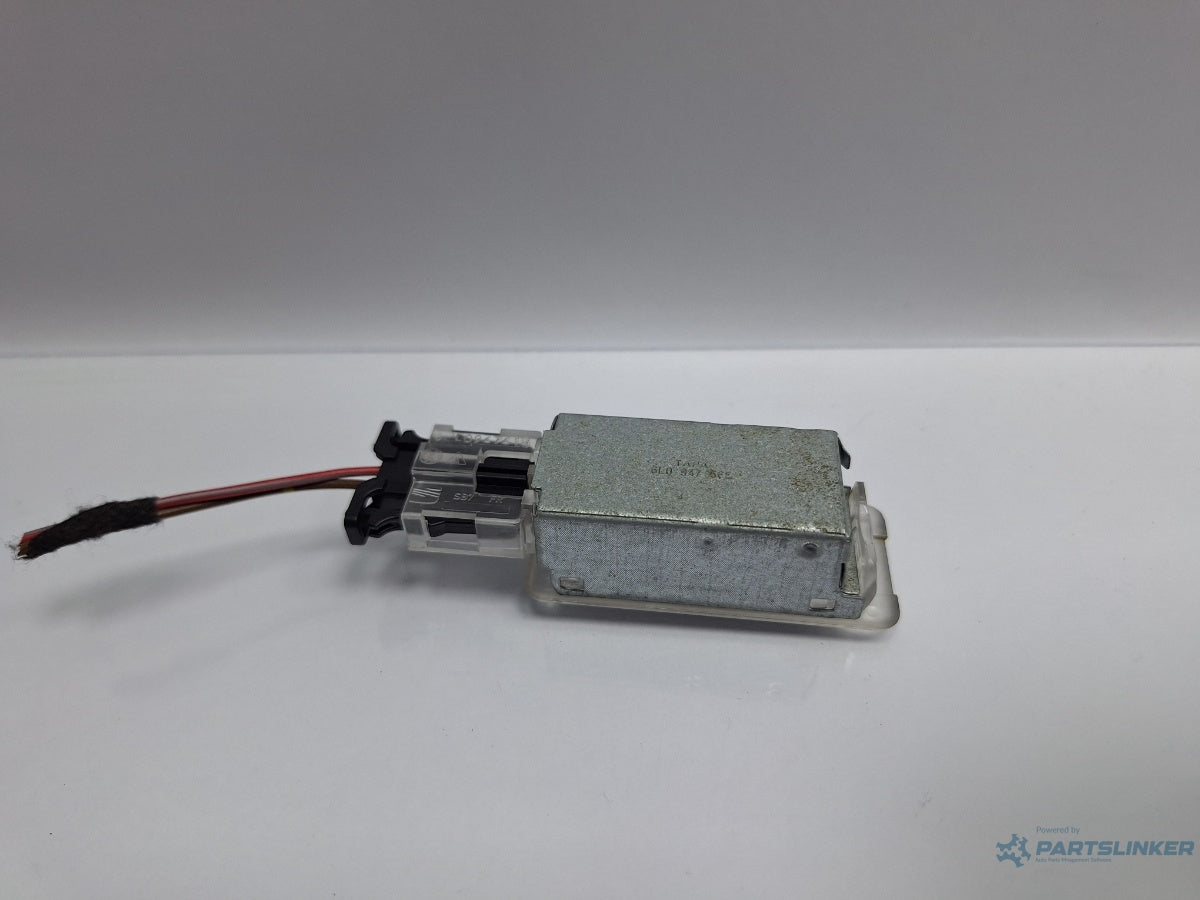 Lampa interioara usa SKODA SUPERB III Estate 3T5 2009 - 2015 TDI CBBB, CFGB 6L0947415