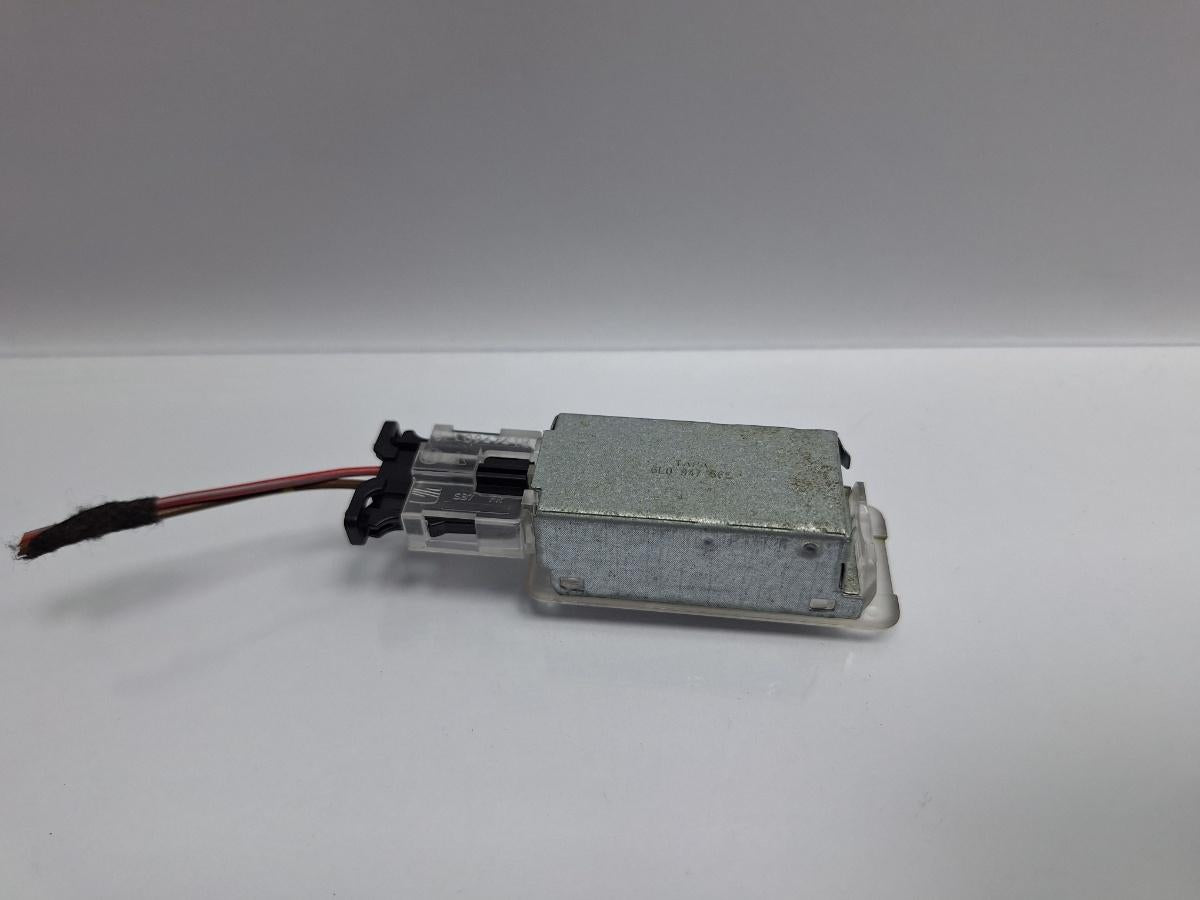 Lampa interioara usa SKODA SUPERB II Estate 3T5 2009 - 2015 TDI CBBB, CFGB 6L0947415