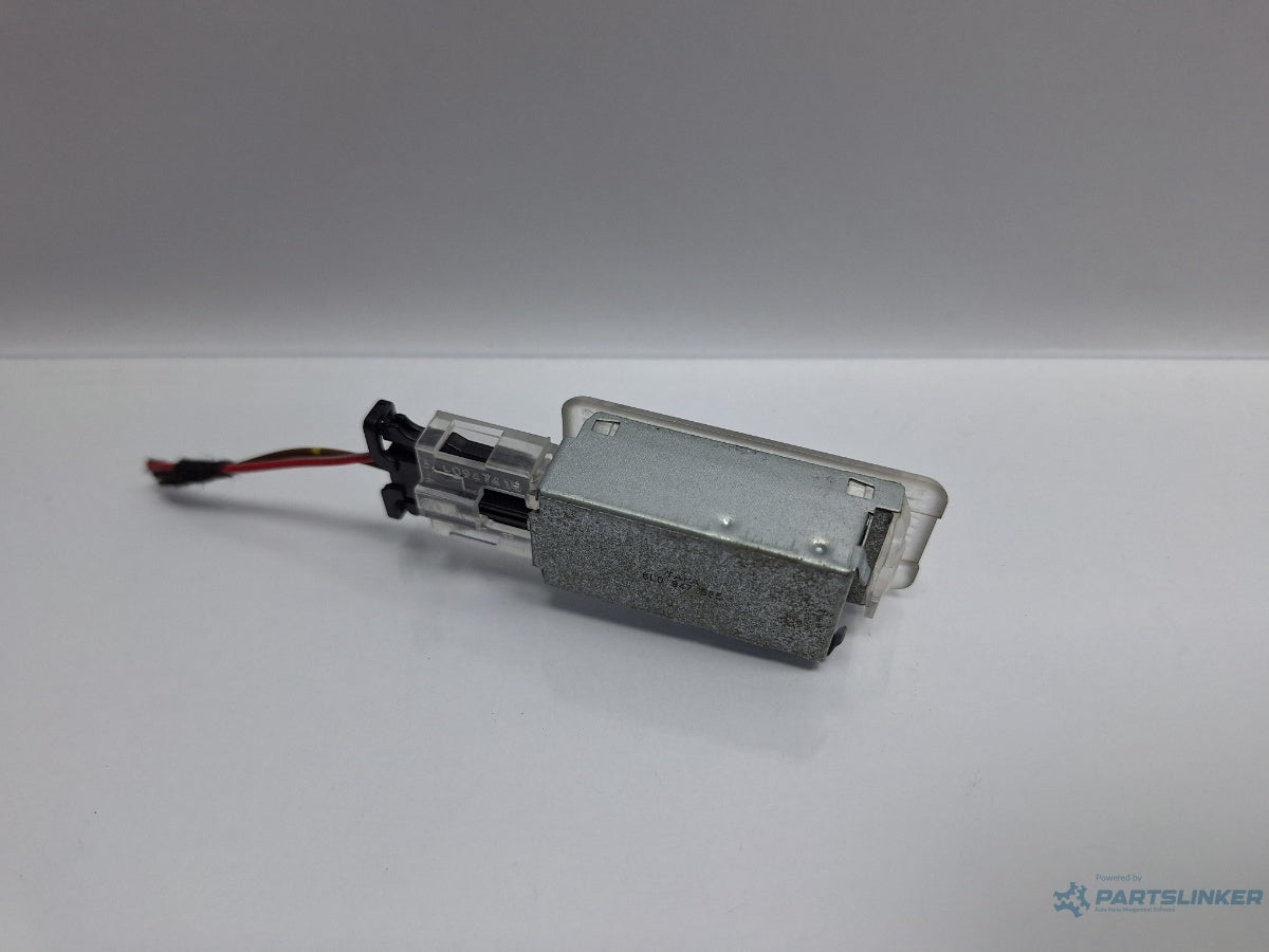 Lampa interioara usa SKODA SUPERB III Estate 3T5 2009 - 2015 TDI CBBB, CFGB 6L0947415