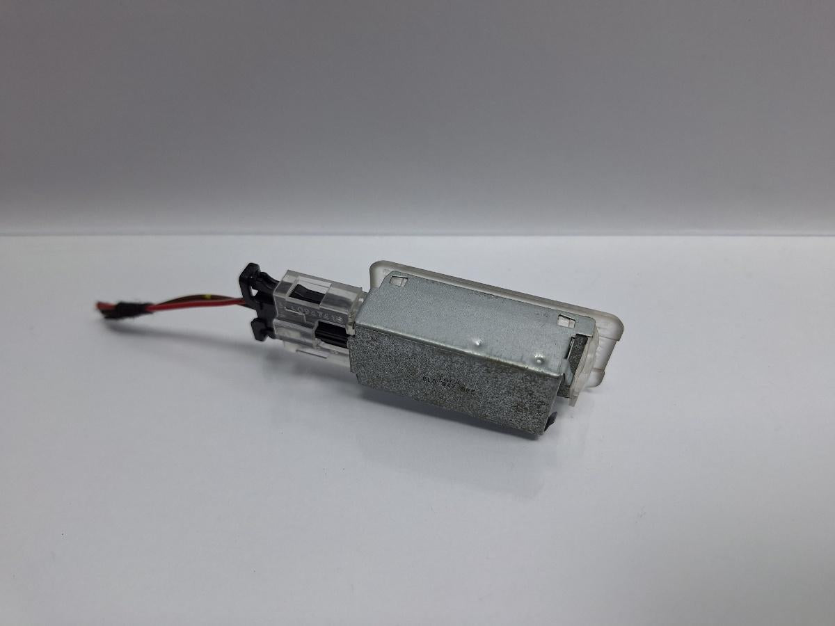 Lampa interioara usa SKODA SUPERB II Estate 3T5 2009 - 2015 TDI CBBB, CFGB 6L0947415