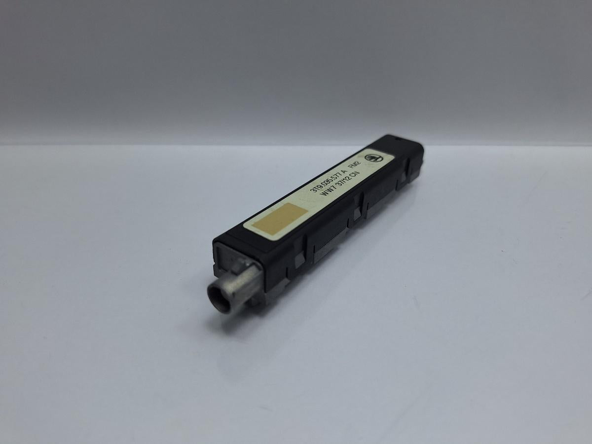 Amplificator semnal antena SKODA SUPERB II Estate 3T5 2009 - 2015 TDI CBBB, CFGB 3T9035577A