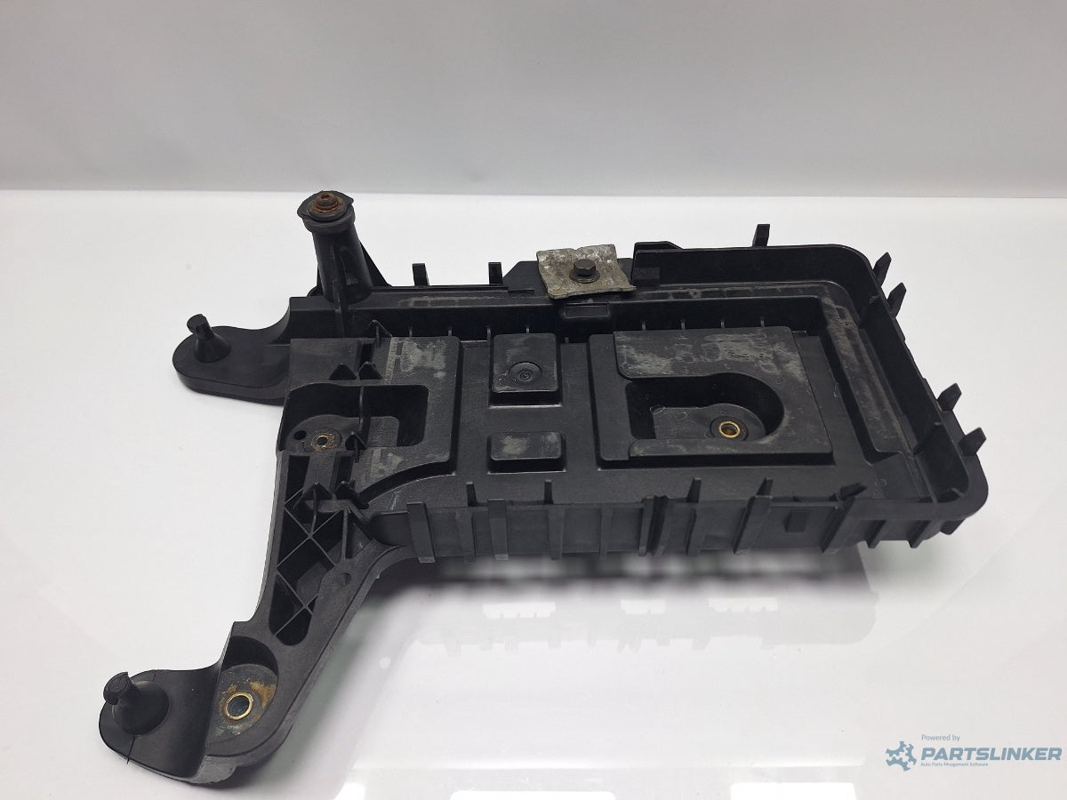 Suport baterie SKODA SUPERB III Estate 3T5 2009 - 2015 TDI CBBB, CFGB 1K0915333H