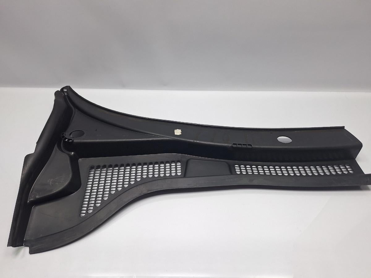 Grila stergatoare stanga SKODA SUPERB II Estate 3T5 2009 - 2015 TDI CBBB, CFGB 3T0819415A
