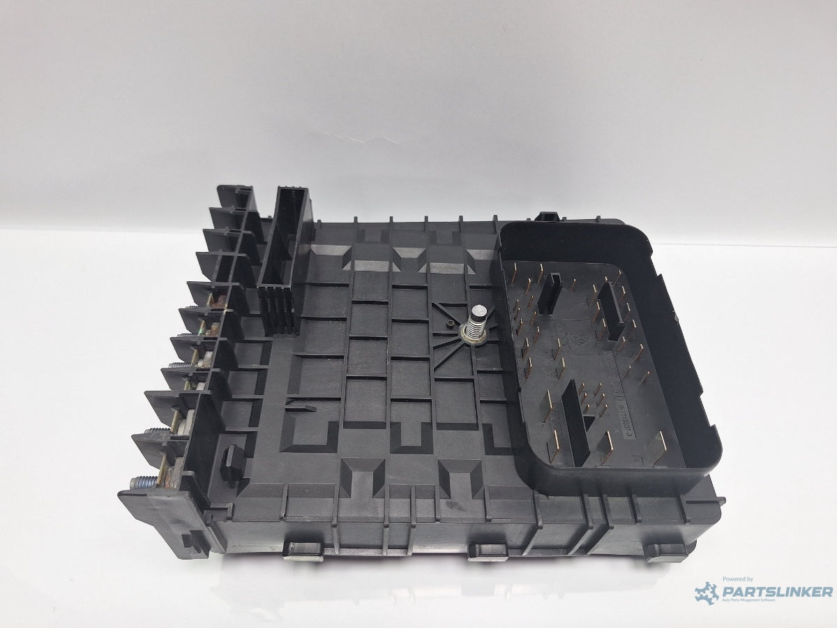 Panou sigurante SKODA SUPERB III Estate 3T5 2009 - 2015 TDI CBBB, CFGB 1K0937125D