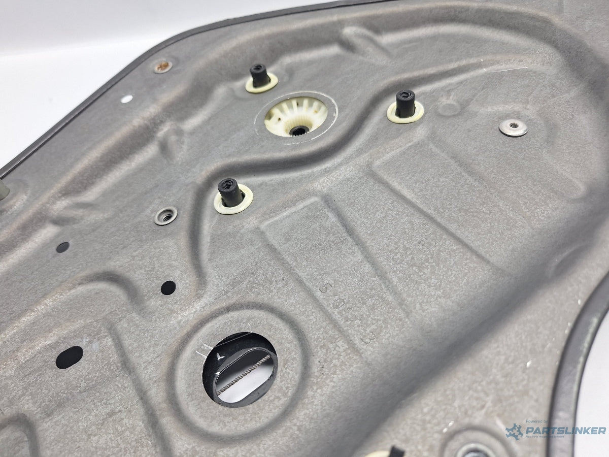 Macara geam dreapta spate SKODA SUPERB III Estate 3T5 2009 - 2015 TDI CBBB, CFGB 3T0839462