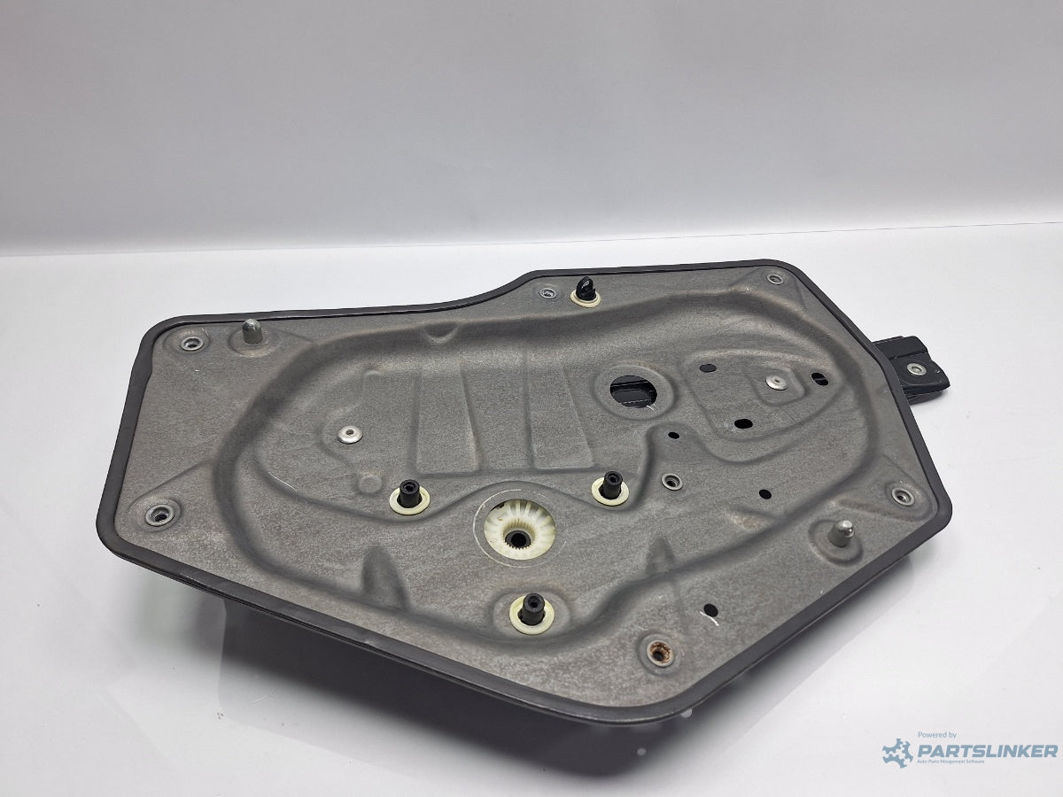 Macara geam dreapta spate SKODA SUPERB III Estate 3T5 2009 - 2015 TDI CBBB, CFGB 3T0839462