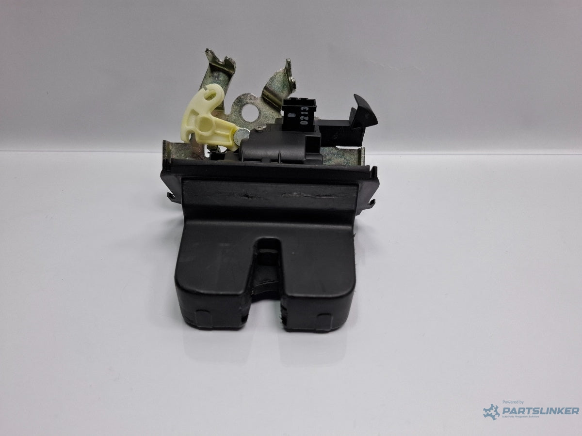 Broasca haion SKODA SUPERB III Estate 3T5 2009 - 2015 TDI CBBB, CFGB 3T9827520
