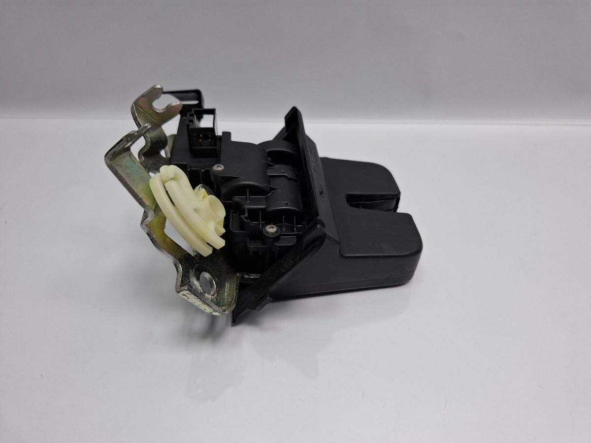 Broasca haion SKODA SUPERB II Estate 3T5 2009 - 2015 TDI CBBB, CFGB 3T9827520
