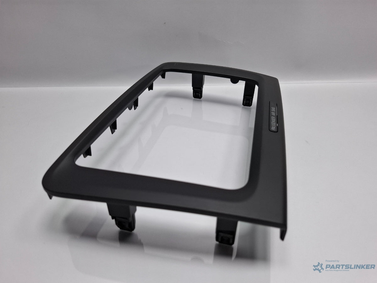 Rama navigatie SKODA SUPERB III Estate 3T5 2009 - 2015 TDI CBBB, CFGB 3T0858069