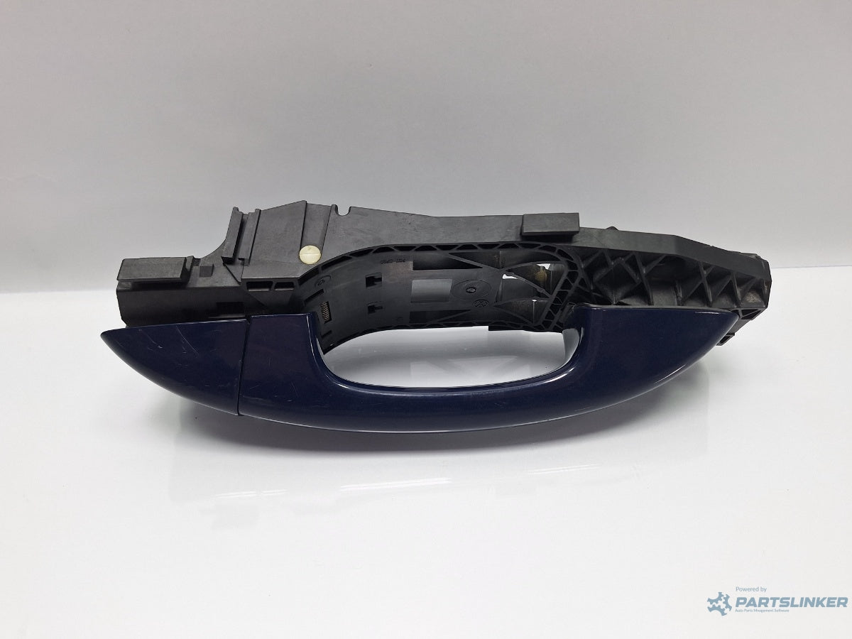 Maner exterior usa cu suport dreapta spate SKODA SUPERB III Estate 3T5 2009 - 2015 TDI CBBB, CFGB 5N0839885F , 1K8837206F