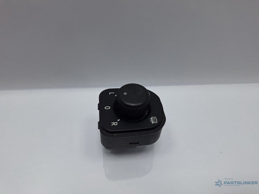 Buton reglaj oglinzi SKODA SUPERB III Estate 3T5 2009 - 2015 TDI CBBB, CFGB 3T0959565A