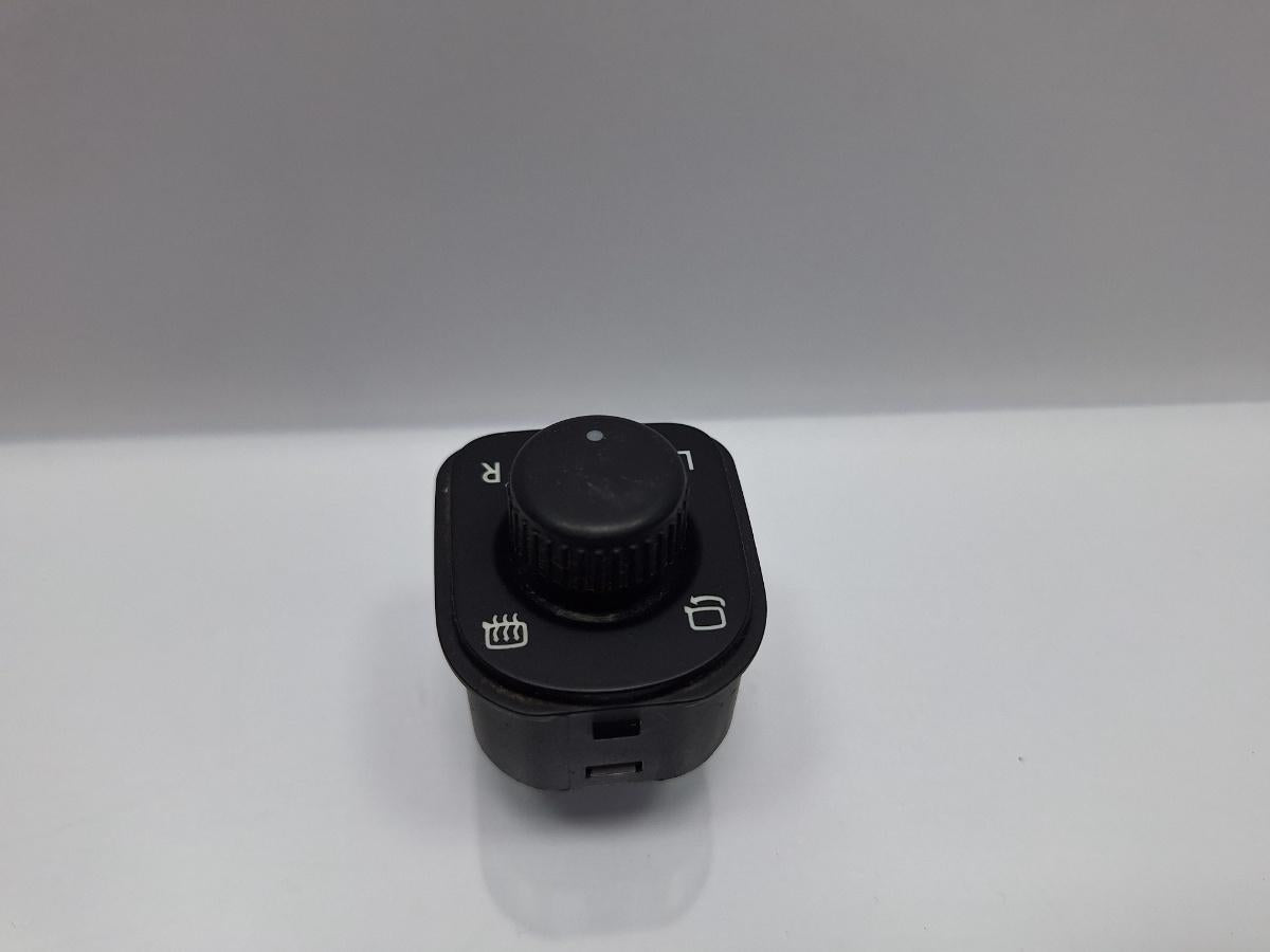 Buton reglaj oglinzi SKODA SUPERB II Estate 3T5 2009 - 2015 TDI CBBB, CFGB 3T0959565A