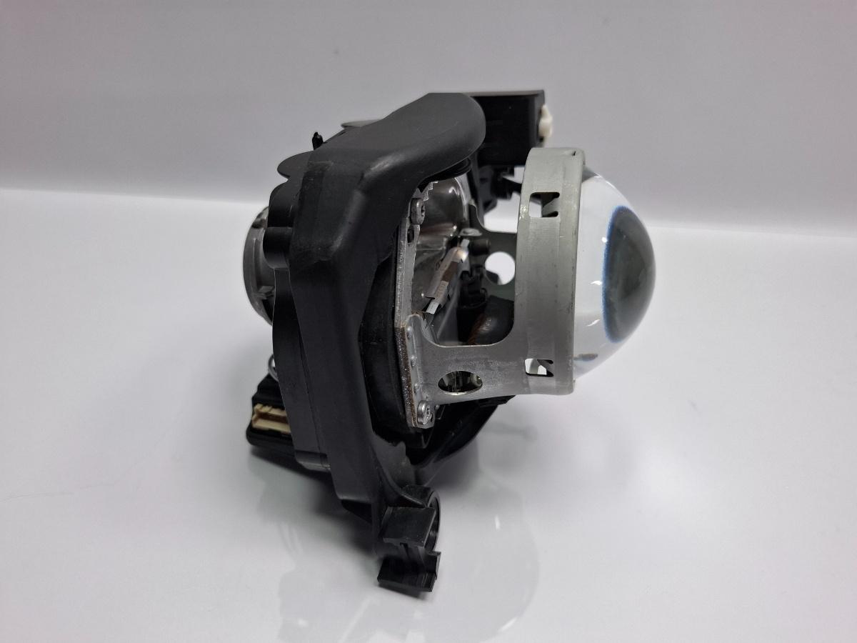 Lupa far SKODA SUPERB II Estate 3T5 2009 - 2015 TDI CBBB, CFGB HELLA  3T1941018E