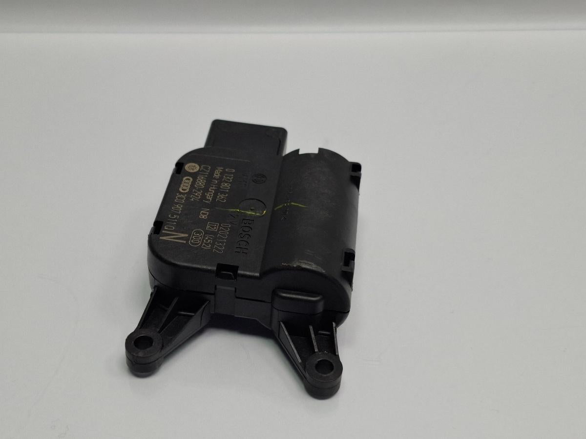 Motoras aeroterma V425 SKODA SUPERB II Estate 3T5 2009 - 2015 TDI CBBB, CFGB BOSCH 0132801362 3C0907511Q