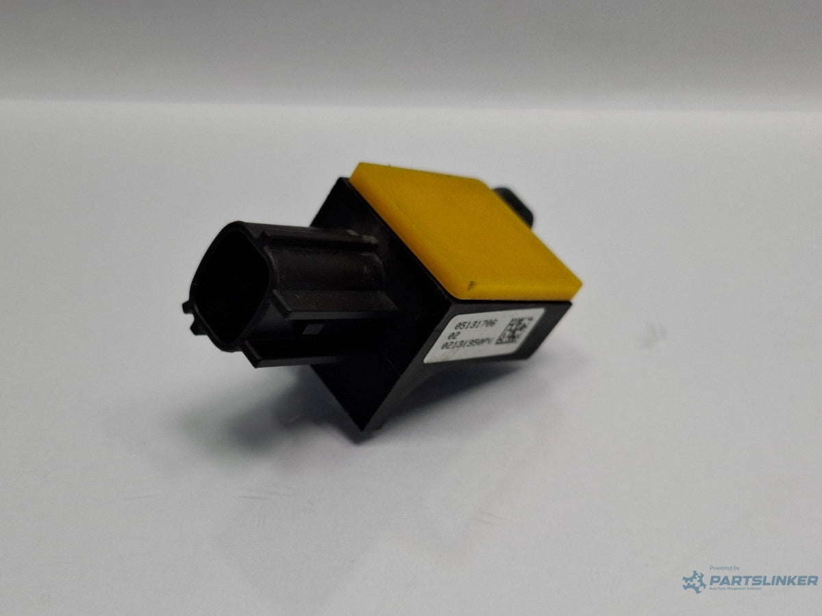 Senzor de impact airbag SKODA SUPERB III Estate 3T5 2009 - 2015 TDI CBBB, CFGB 5N0959652A