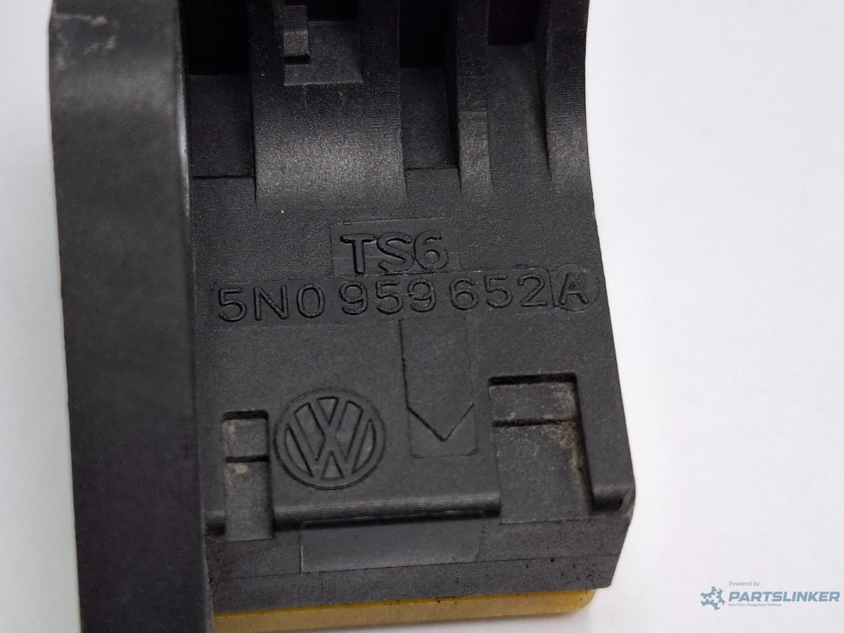 Senzor de impact airbag SKODA SUPERB III Estate 3T5 2009 - 2015 TDI CBBB, CFGB 5N0959652A