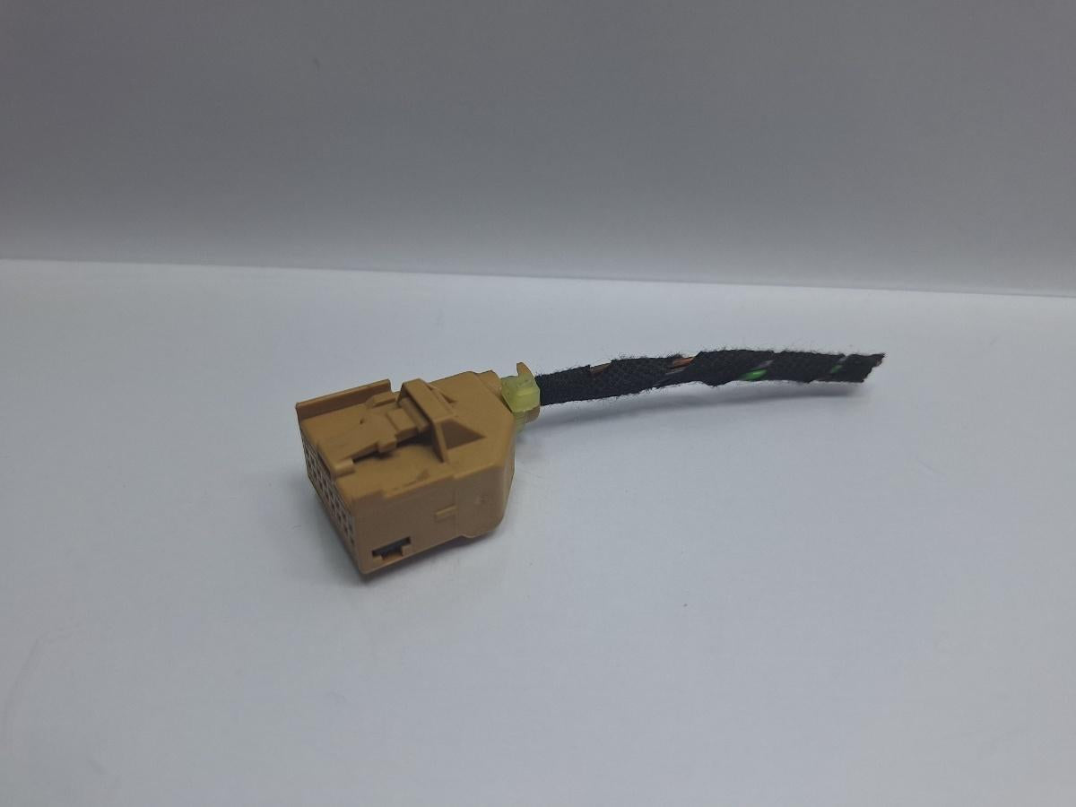 Mufa conector modul de parcare PDC SKODA SUPERB II Estate 3T5 2009 - 2015 TDI CBBB, CFGB 8E0972416A