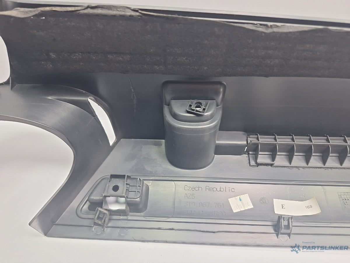 Suport rulou acoperire portbagaj stanga SKODA SUPERB III Estate 3T5 2009 - 2015 TDI CBBB, CFGB 3T9867761