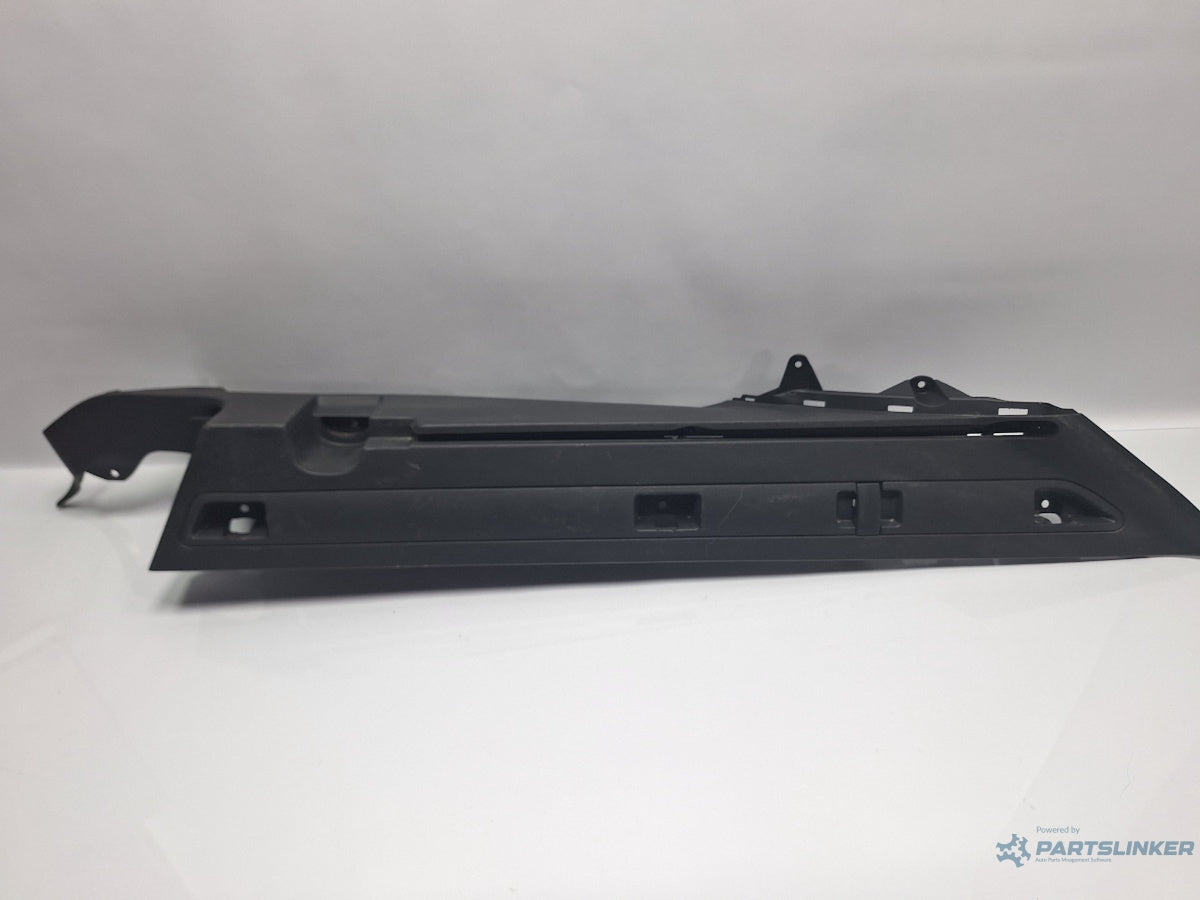 Suport rulou acoperire portbagaj dreapta SKODA SUPERB III Estate 3T5 2009 - 2015 TDI CBBB, CFGB 3T9867762