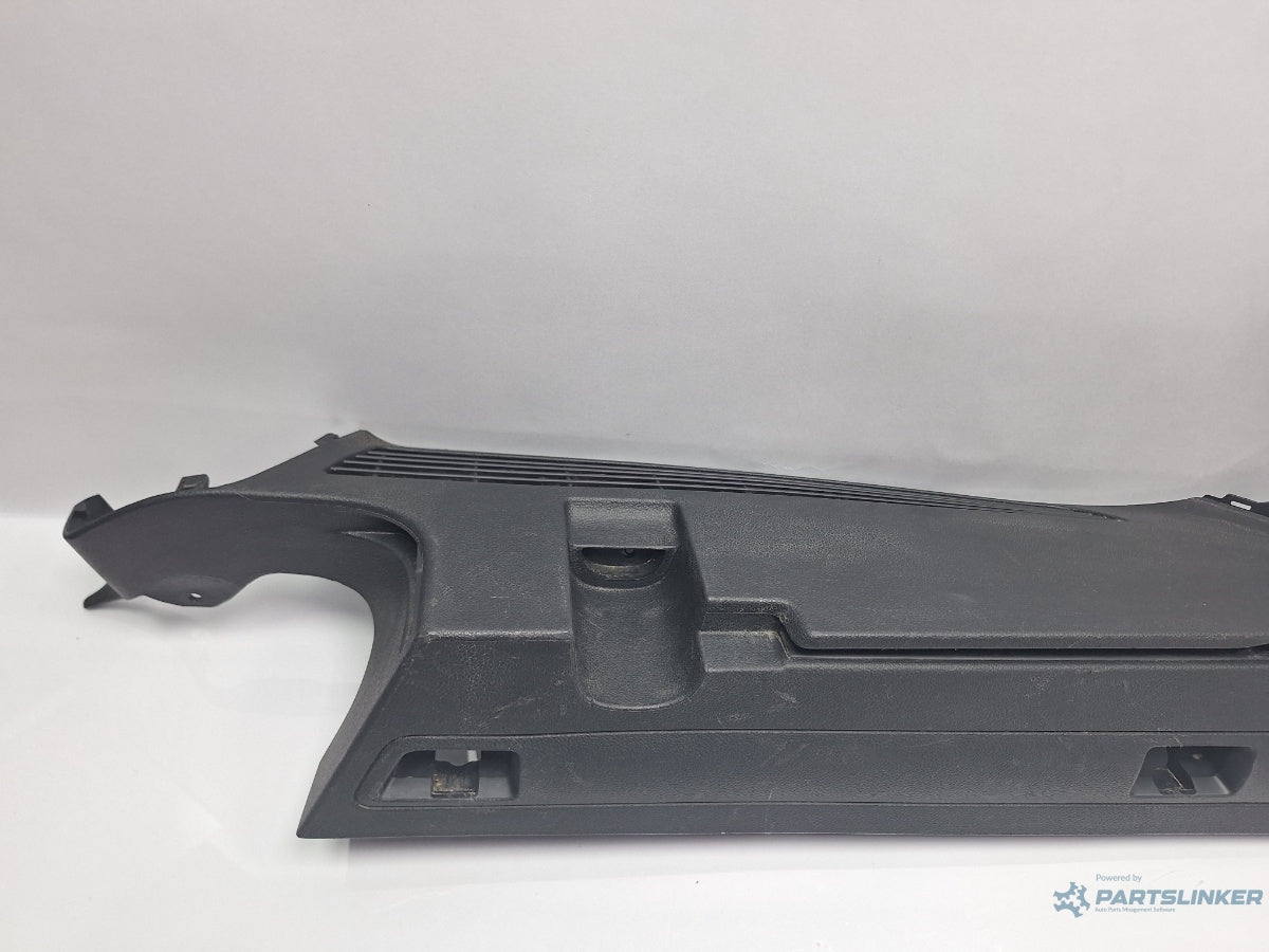 Suport rulou acoperire portbagaj dreapta SKODA SUPERB III Estate 3T5 2009 - 2015 TDI CBBB, CFGB 3T9867762