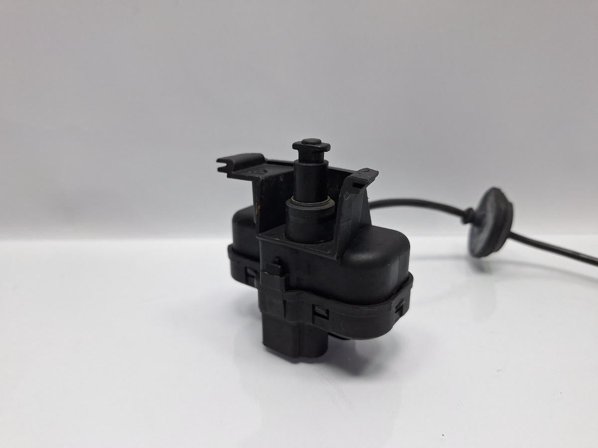 Actuator usita rezervor SKODA SUPERB II Estate 3T5 2009 - 2015 TDI CBBB, CFGB 3T0810773